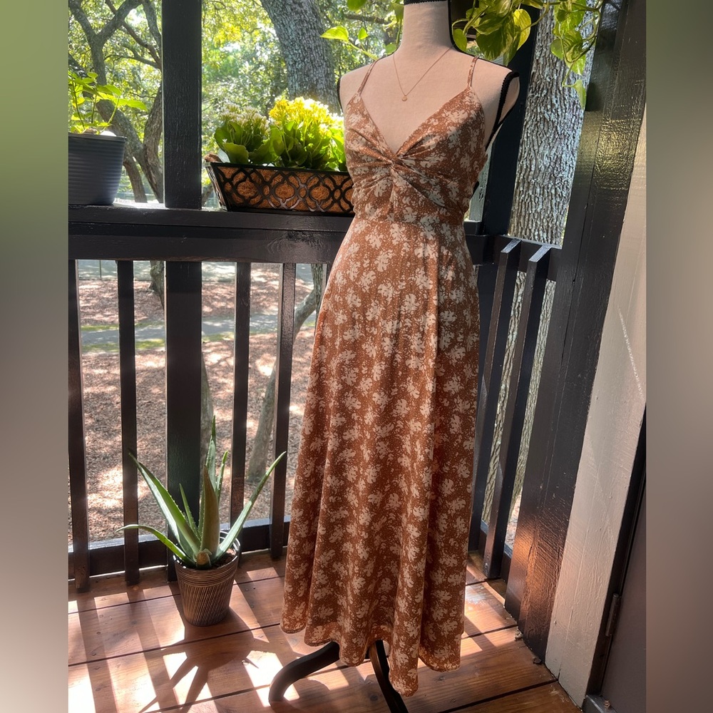 Lulu’s Tan Open-Backed Maxi Dress, XS